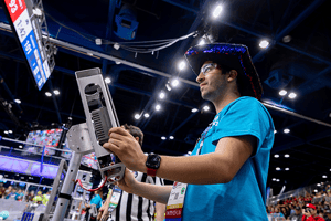 volunteers-around-the-field